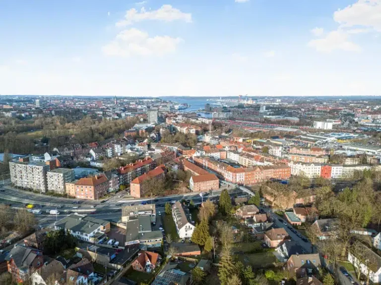 Immobilienbewertung Kiel: Online vs. Makler – Was ist genauer? Immobilienbewertung Kiel