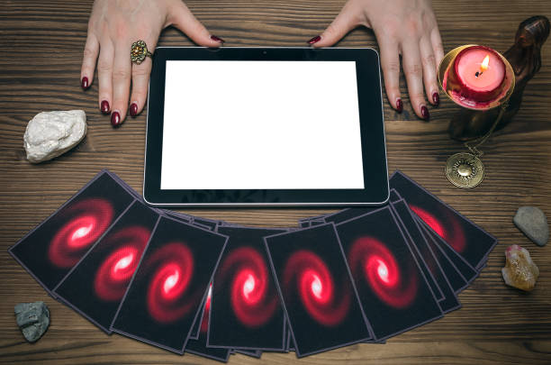 Tarot online kostenlos – Antworten finden mit einer digitalen Kartenlegung Tarot online kostenlos